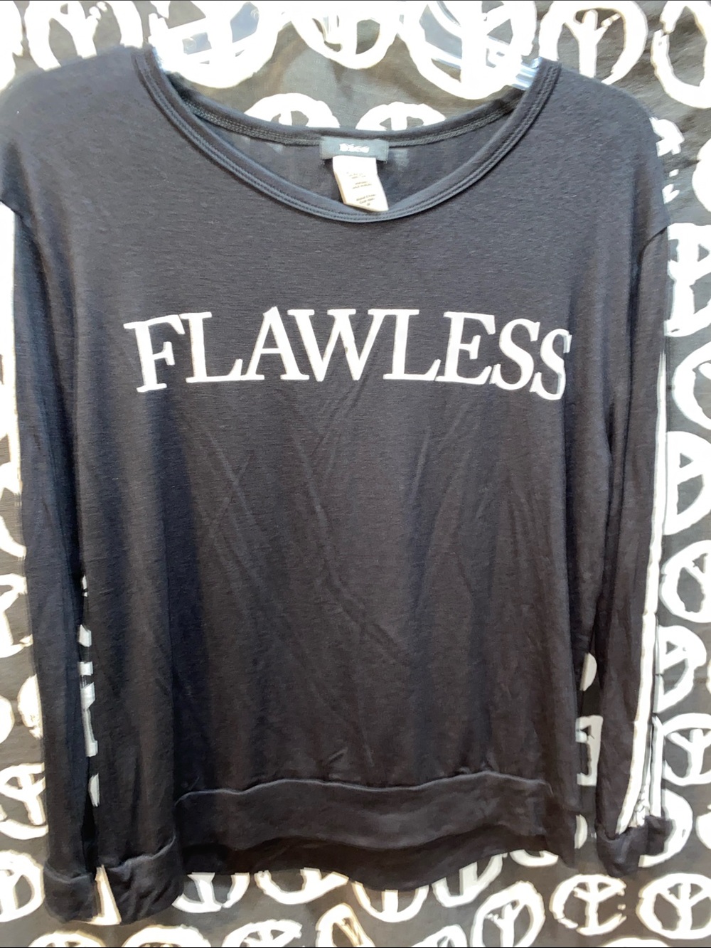 NWOT DICE “FLAWLESS” GRAPHIC TEE LONG SLEEVE SZ M BLACK/WHITE